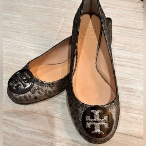 Tory Burch Nib Reva Metallic Leopard
Print Ballet. Size 8